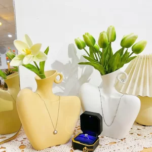 LỌ GỐM HÌNH NGƯỜI