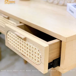 Bàn gỗ 3 hộc tủ kéo phối mây màu tự nhiên