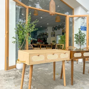 Bàn gỗ 3 hộc tủ kéo phối mây màu tự nhiên