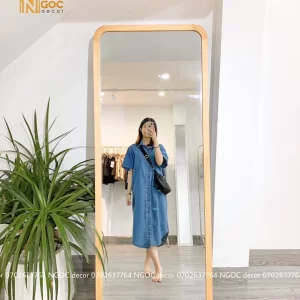 Gương toàn thân bo góc viền gỗ